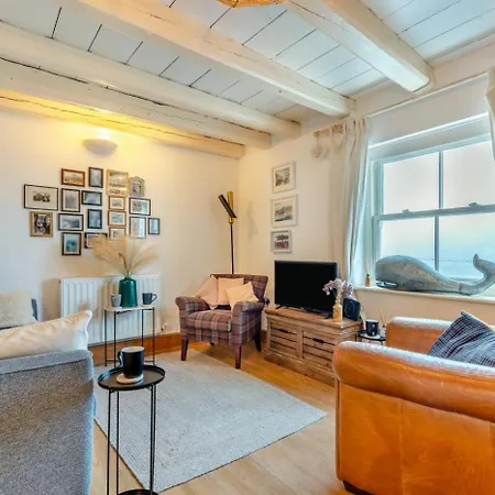 2 Bed In Oc-w134 Holiday home